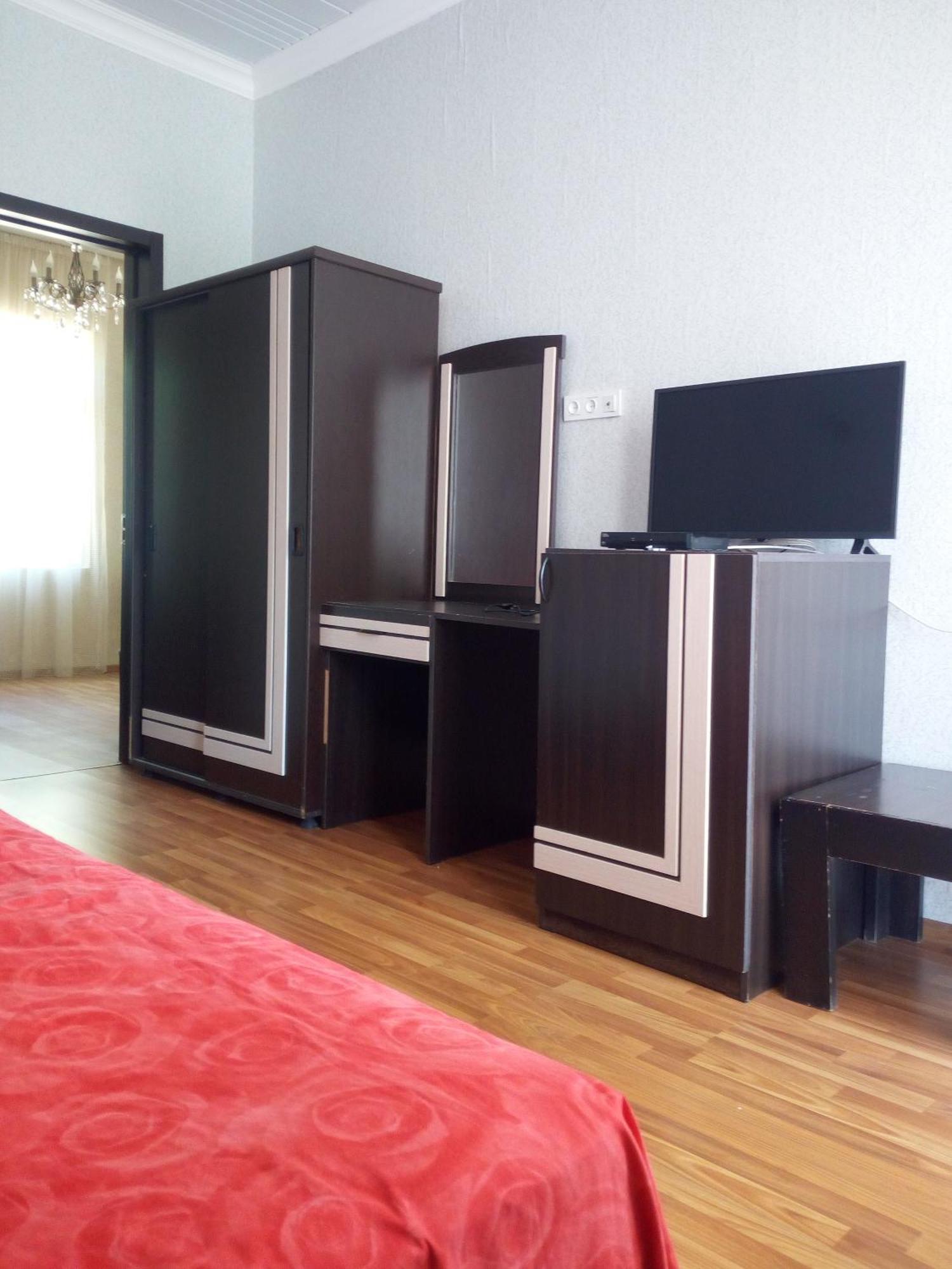 Small Guest House Кваріаті Екстер'єр фото